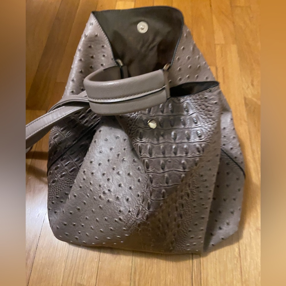 Women’s bag- insert zipper bag included.